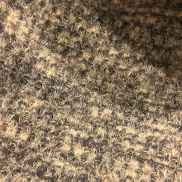 Elan lightweight sweater size medium. Cowl neck - Picture 4 of 4